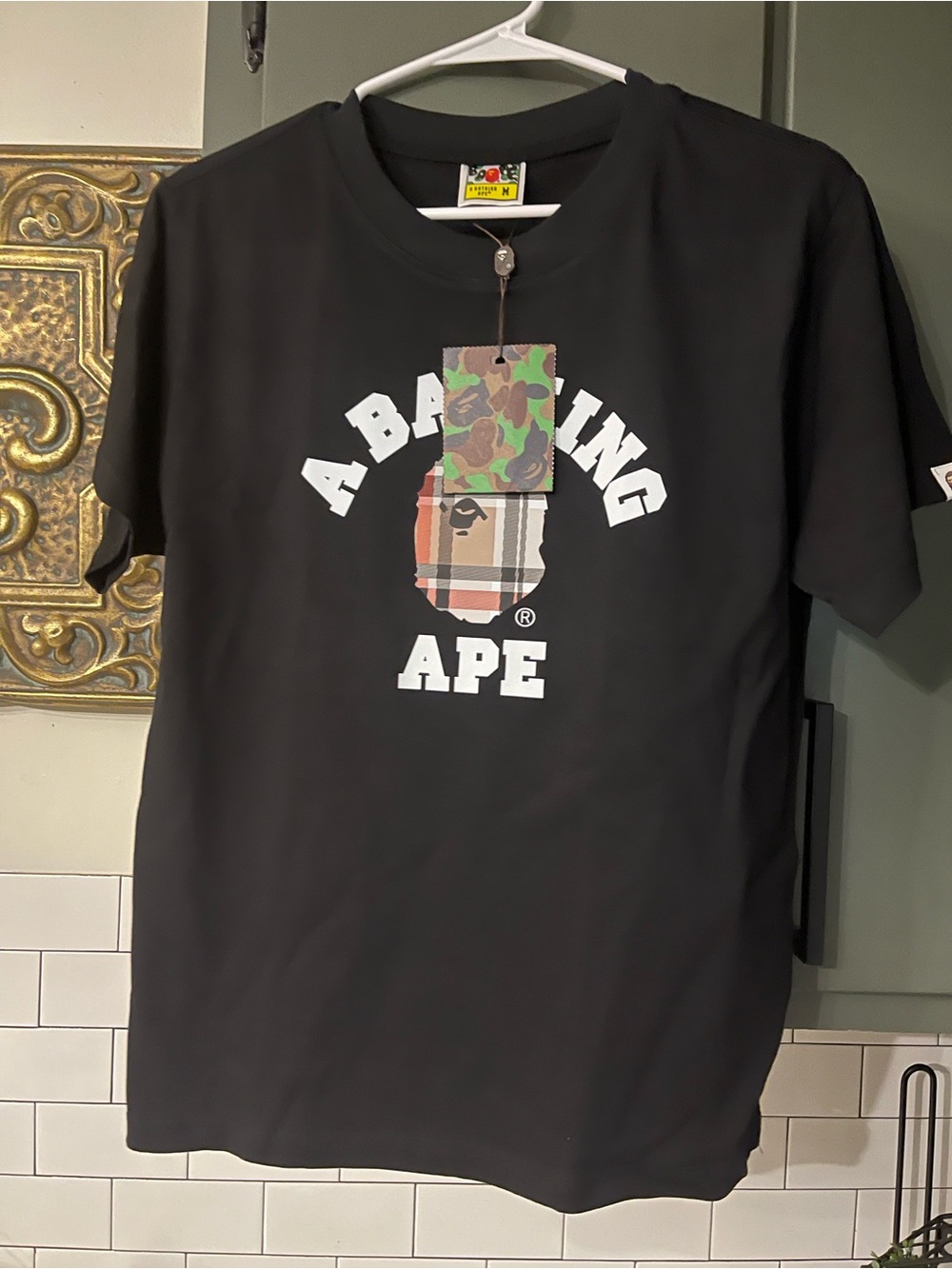 Men’s Graphic Design Tee Size M.